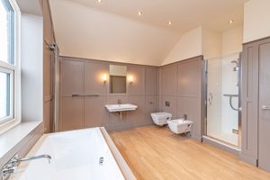 En Suite- click for photo gallery